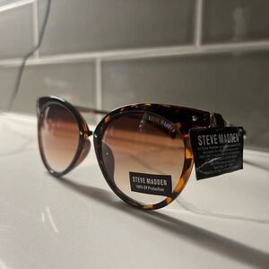 NWT NEW STEVE MADDEN tortoise cat eye sunglasses 55”